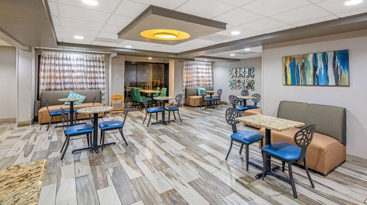 La Quinta Inn & Suites, Denison Lobby