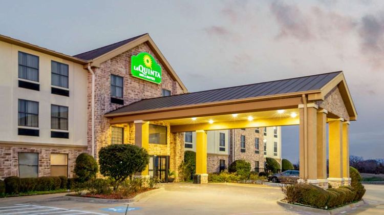 La Quinta Inn & Suites, Denison Exterior