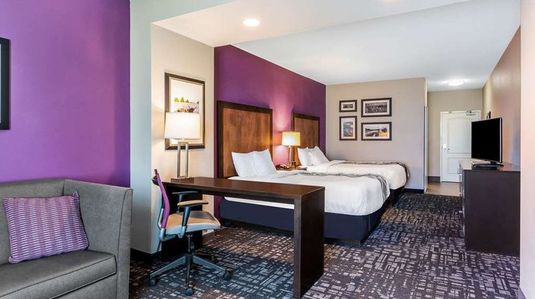 <b>La Quinta Inn & Suites Monahans Suite</b>. Images powered by <a href="https://iceportal.shijigroup.com/" title="IcePortal" target="_blank">IcePortal</a>.