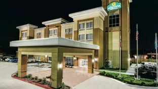 La Quinta Inn & Suites Victoria S