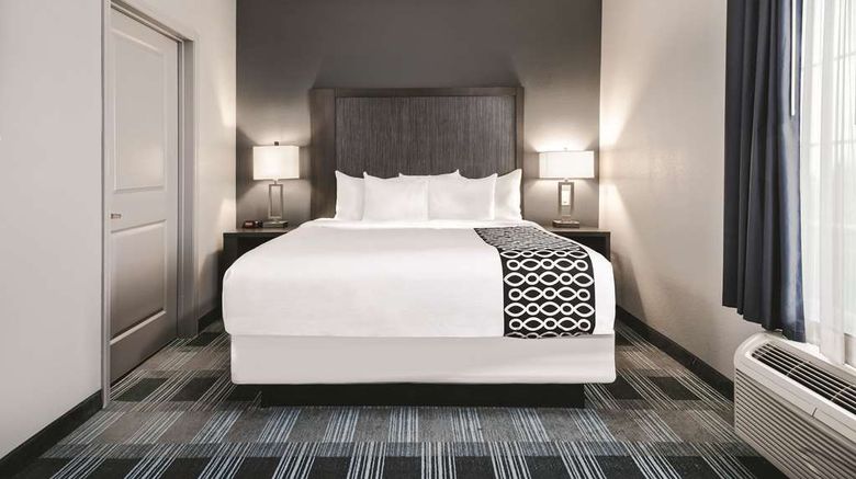 <b>La Quinta Inn & Suites Victoria S Suite</b>. Images powered by <a href="https://iceportal.shijigroup.com/" title="IcePortal" target="_blank">IcePortal</a>.