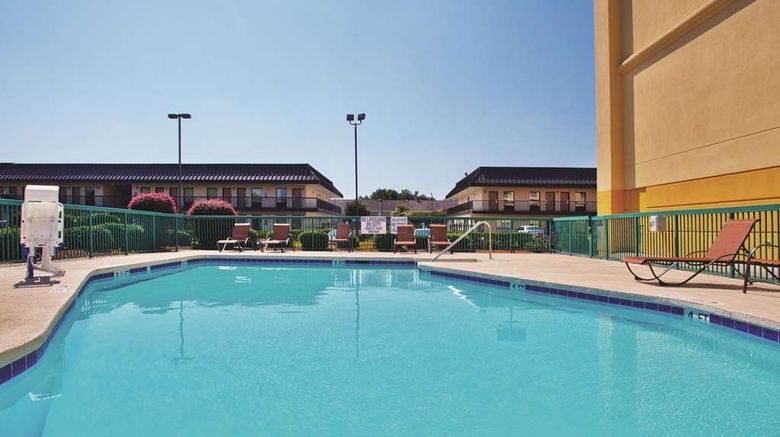 <b>La Quinta Inn & Suites Florence Pool</b>. Images powered by <a href="https://iceportal.shijigroup.com/" title="IcePortal" target="_blank">IcePortal</a>.