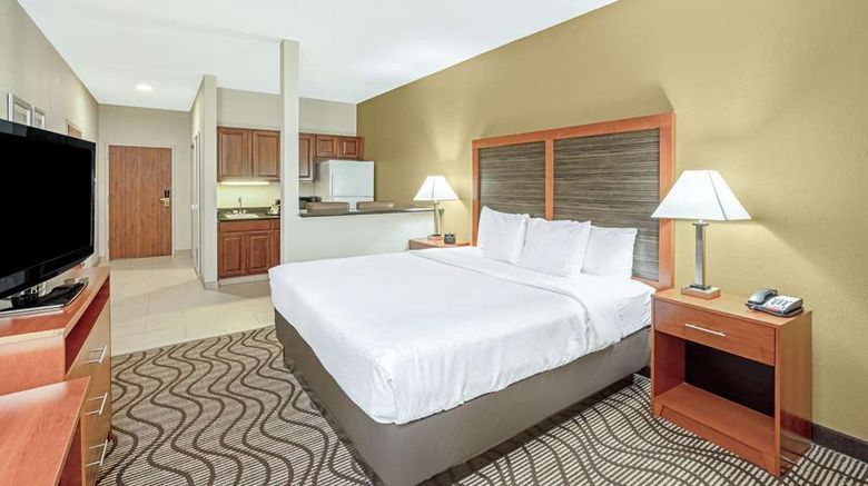 <b>La Quinta Inn & Stes OKC/Midwest City Suite</b>. Images powered by <a href="https://iceportal.shijigroup.com/" title="IcePortal" target="_blank">IcePortal</a>.