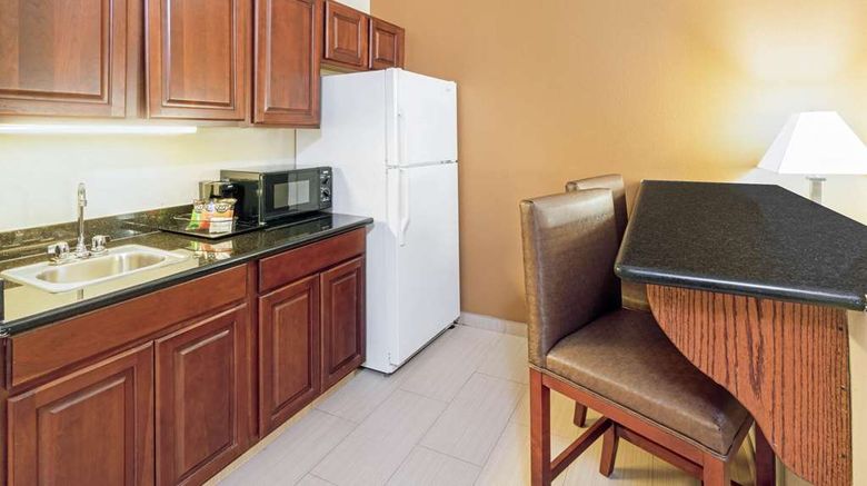 <b>La Quinta Inn & Stes OKC/Midwest City Suite</b>. Images powered by <a href="https://iceportal.shijigroup.com/" title="IcePortal" target="_blank">IcePortal</a>.