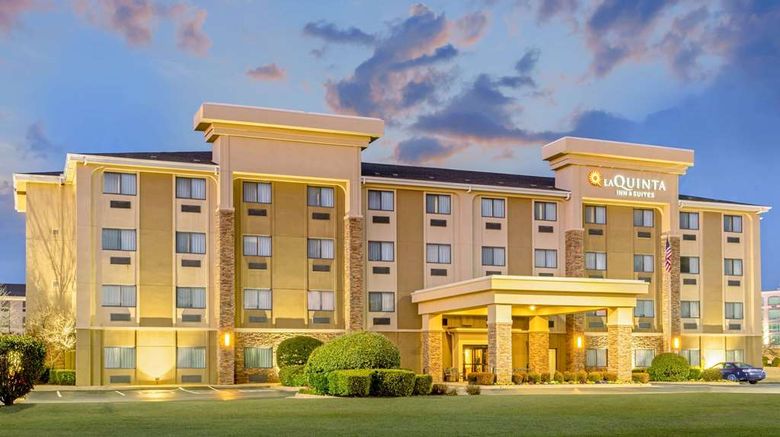 <b>La Quinta Inn & Stes OKC/Midwest City Exterior</b>. Images powered by <a href="https://iceportal.shijigroup.com/" title="IcePortal" target="_blank">IcePortal</a>.