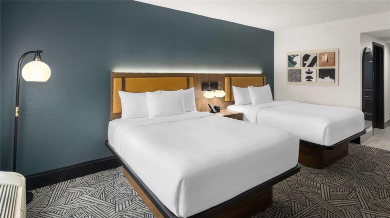 <b>La Quinta Inn & Sts Chattanooga-E Ridge Room</b>. Images powered by <a href="https://iceportal.shijigroup.com/" title="IcePortal" target="_blank">IcePortal</a>.