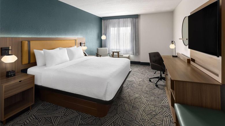 <b>La Quinta Inn & Sts Chattanooga-E Ridge Room</b>. Images powered by <a href="https://iceportal.shijigroup.com/" title="IcePortal" target="_blank">IcePortal</a>.
