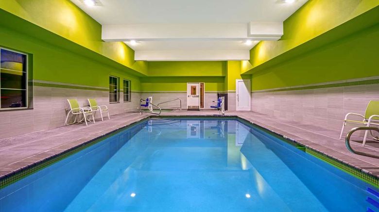 <b>La Quinta Inn & Suites Tumwater - Olympia Pool</b>. Images powered by <a href="https://iceportal.shijigroup.com/" title="IcePortal" target="_blank">IcePortal</a>.