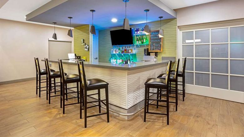 <b>La Quinta Inn & Suites Tumwater - Olympia Restaurant</b>. Images powered by <a href="https://iceportal.shijigroup.com/" title="IcePortal" target="_blank">IcePortal</a>.
