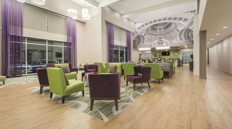 <b>La Quinta Inn & Suites Tumwater - Olympia Lobby</b>. Images powered by <a href="https://iceportal.shijigroup.com/" title="IcePortal" target="_blank">IcePortal</a>.