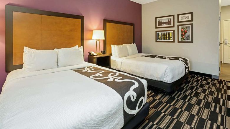 <b>La Quinta Inn & Suites Tumwater - Olympia Room</b>. Images powered by <a href="https://iceportal.shijigroup.com/" title="IcePortal" target="_blank">IcePortal</a>.