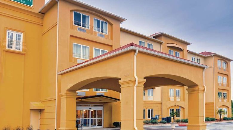 <b>La Quinta Inn & Suites Union City Exterior</b>. Images powered by <a href="https://iceportal.shijigroup.com/" title="IcePortal" target="_blank">IcePortal</a>.