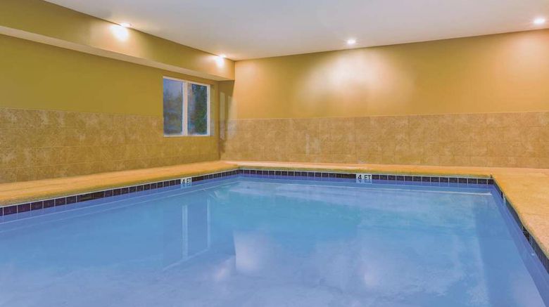 <b>La Quinta Inn & Suites Union City Pool</b>. Images powered by <a href="https://iceportal.shijigroup.com/" title="IcePortal" target="_blank">IcePortal</a>.