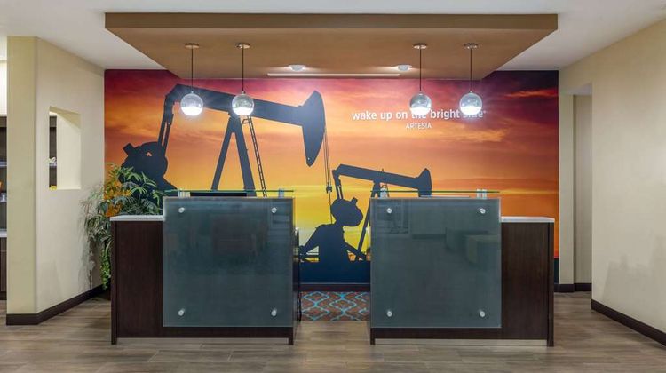 La Quinta Inn & Suites Artesia Lobby