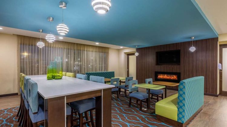 La Quinta Inn & Suites Artesia Lobby