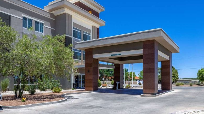 La Quinta Inn  and  Suites Artesia Exterior. Images powered by <a href="https://iceportal.shijigroup.com" target="_blank" rel="noopener">Ice Portal</a>.