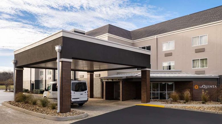<b>La Quinta Inn & Stes Knoxville Airport Exterior</b>. Images powered by <a href="https://iceportal.shijigroup.com/" title="IcePortal" target="_blank">IcePortal</a>.