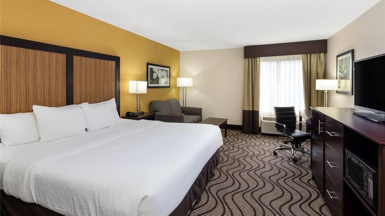 <b>La Quinta Inn & Suites, LaGrange Suite</b>. Images powered by <a href="https://iceportal.shijigroup.com/" title="IcePortal" target="_blank">IcePortal</a>.
