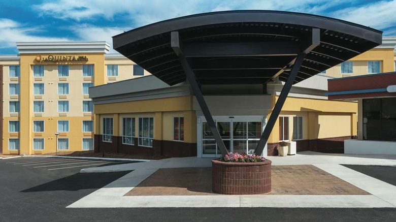 <b>La Quinta Inn & Stes at Liberty Univ Exterior</b>. Images powered by <a href="https://iceportal.shijigroup.com/" title="IcePortal" target="_blank">IcePortal</a>.