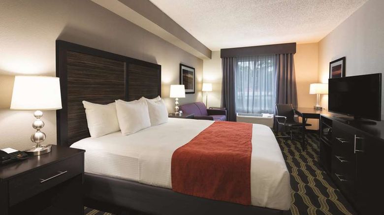 <b>La Quinta Inn & Stes at Liberty Univ Room</b>. Images powered by <a href="https://iceportal.shijigroup.com/" title="IcePortal" target="_blank">IcePortal</a>.