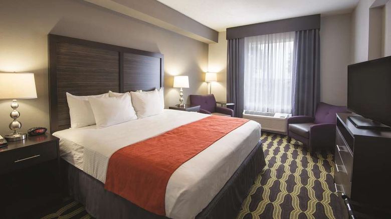 <b>La Quinta Inn & Stes at Liberty Univ Suite</b>. Images powered by <a href="https://iceportal.shijigroup.com/" title="IcePortal" target="_blank">IcePortal</a>.