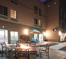 La Quinta Inns & Suites Duluth Exterior