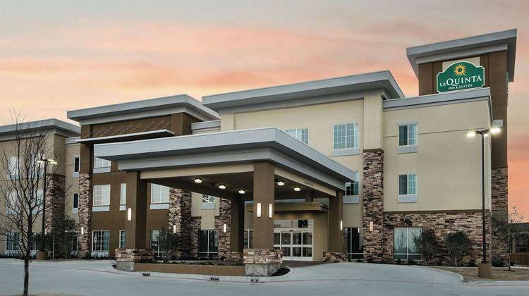 La Quinta Inn & Suites Fort Worth West Exterior