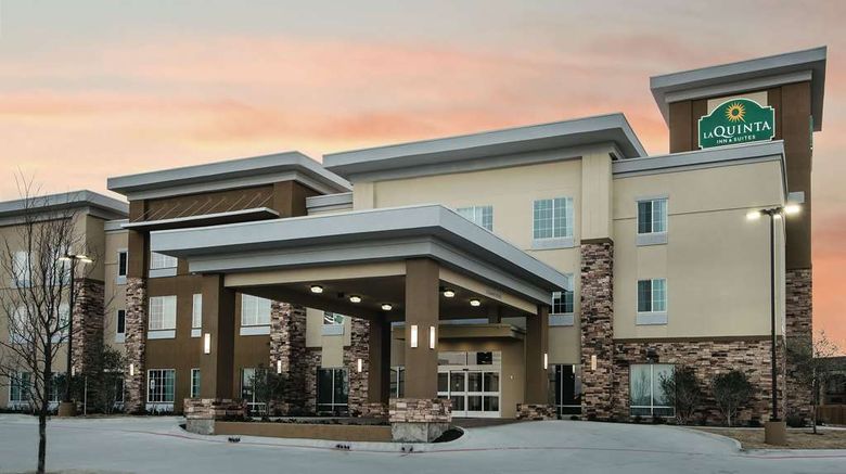 <b>La Quinta Inn & Suites Fort Worth West Exterior</b>. Images powered by <a href="https://iceportal.shijigroup.com/" title="IcePortal" target="_blank">IcePortal</a>.
