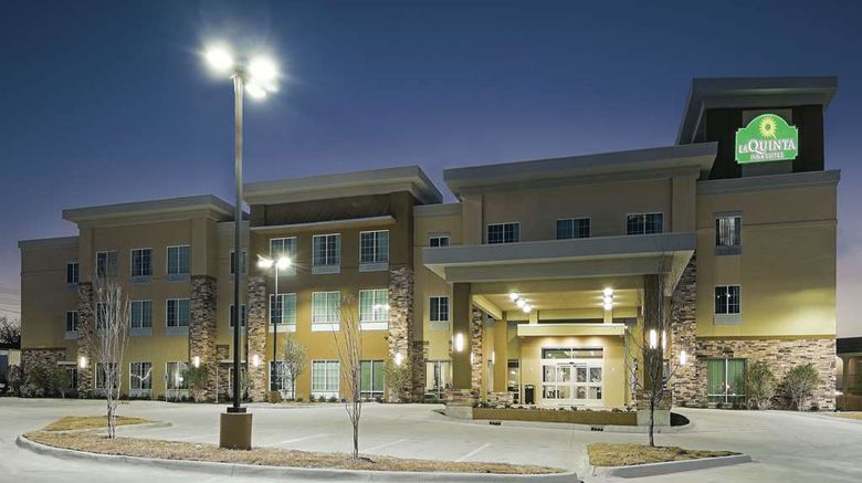 <b>La Quinta Inn & Suites Fort Worth West Exterior</b>. Images powered by <a href="https://iceportal.shijigroup.com/" title="IcePortal" target="_blank">IcePortal</a>.