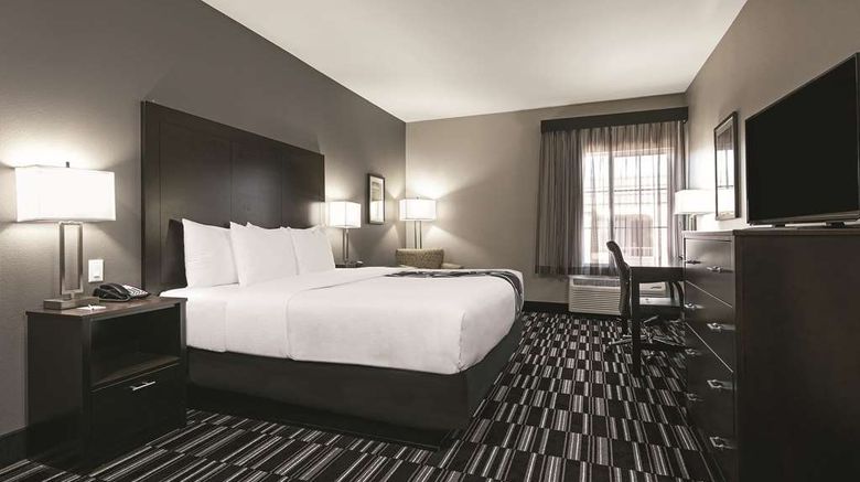 <b>La Quinta Inn & Suites Fort Worth West Room</b>. Images powered by <a href="https://iceportal.shijigroup.com/" title="IcePortal" target="_blank">IcePortal</a>.