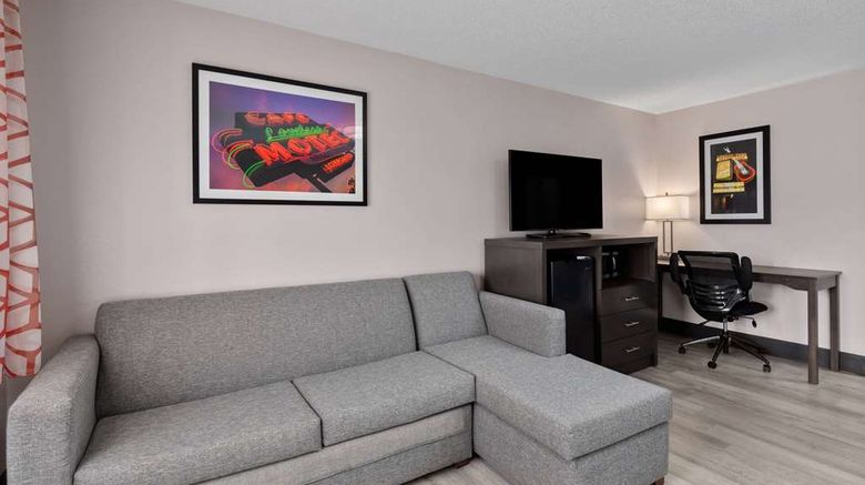 <b>La Quinta Inn & Suites Goodlettsville Room</b>. Images powered by <a href="https://iceportal.shijigroup.com/" title="IcePortal" target="_blank">IcePortal</a>.