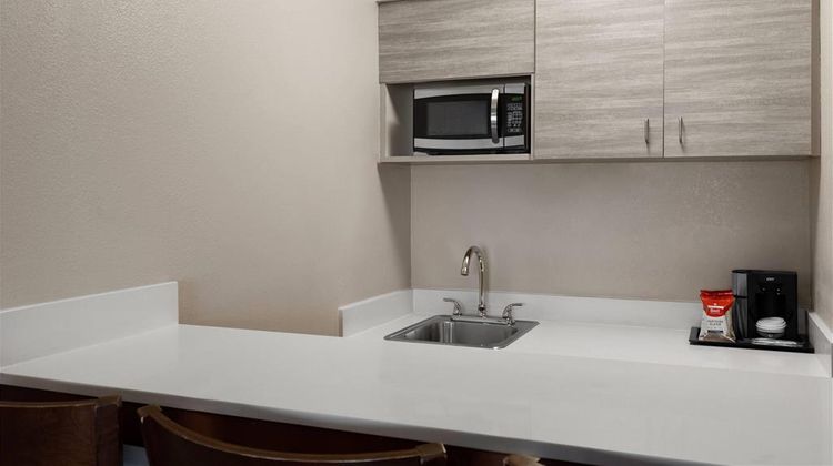 La Quinta Inn & Suites Goodlettsville Suite
