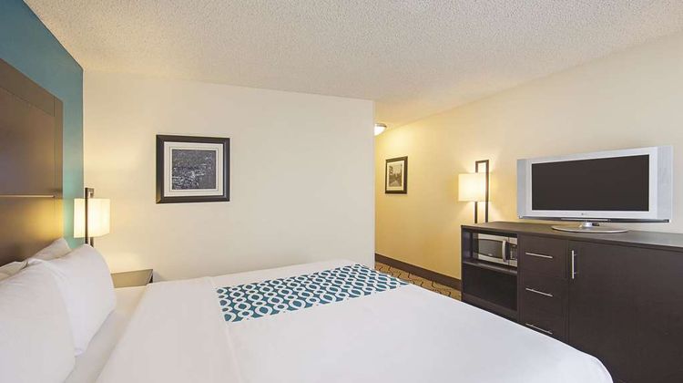 La Quinta Inn & Sts Cntr Point Medford Room