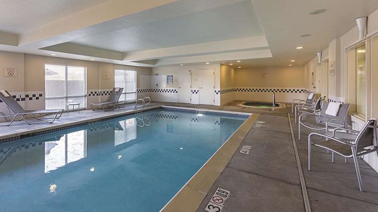 <b>La Quinta Inn & Sts Cntr Point Medford Pool</b>. Images powered by <a href="https://iceportal.shijigroup.com/" title="IcePortal" target="_blank">IcePortal</a>.