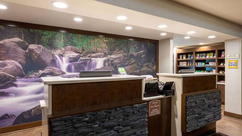 <b>La Quinta Inn & Suites Pigeon Forge Lobby</b>. Images powered by <a href="https://iceportal.shijigroup.com/" title="IcePortal" target="_blank">IcePortal</a>.