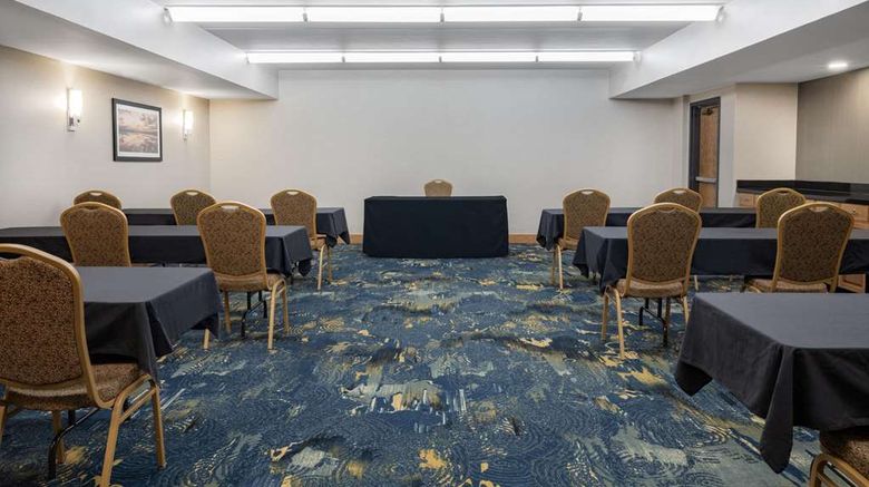 <b>La Quinta Inn Minnetonka Meeting</b>. Images powered by <a href="https://iceportal.shijigroup.com/" title="IcePortal" target="_blank">IcePortal</a>.