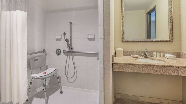 <b>La Quinta Inn Minnetonka Room</b>. Images powered by <a href="https://iceportal.shijigroup.com/" title="IcePortal" target="_blank">IcePortal</a>.