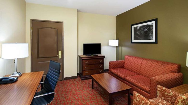 <b>La Quinta Inn & Suites Anniston Suite</b>. Images powered by <a href="https://iceportal.shijigroup.com/" title="IcePortal" target="_blank">IcePortal</a>.