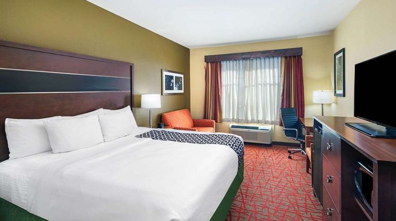 <b>La Quinta Inn & Suites Anniston Room</b>. Images powered by <a href="https://iceportal.shijigroup.com/" title="IcePortal" target="_blank">IcePortal</a>.