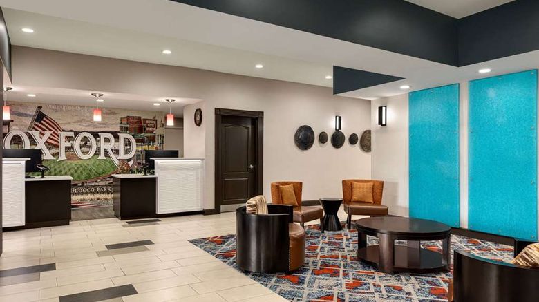 <b>La Quinta Inn & Suites Anniston Lobby</b>. Images powered by <a href="https://iceportal.shijigroup.com/" title="IcePortal" target="_blank">IcePortal</a>.