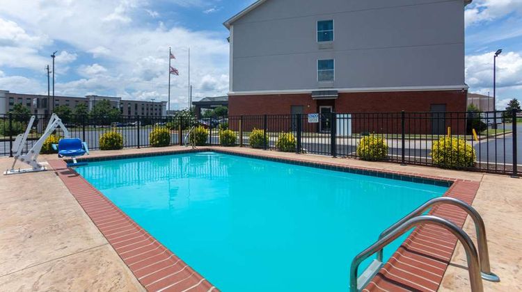 La Quinta Inn & Suites Anniston Pool