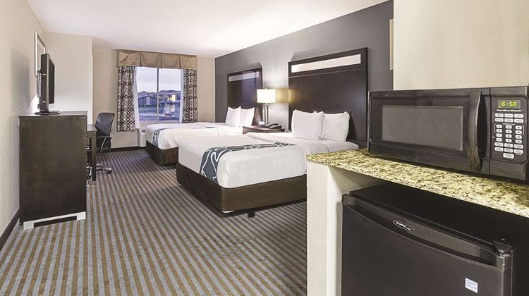 La Quinta Inn & Suites Glendive Room