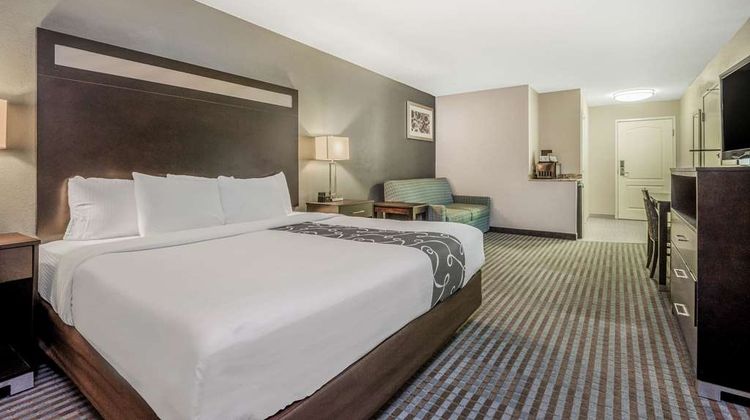 La Quinta Inn & Suites Glendive Suite