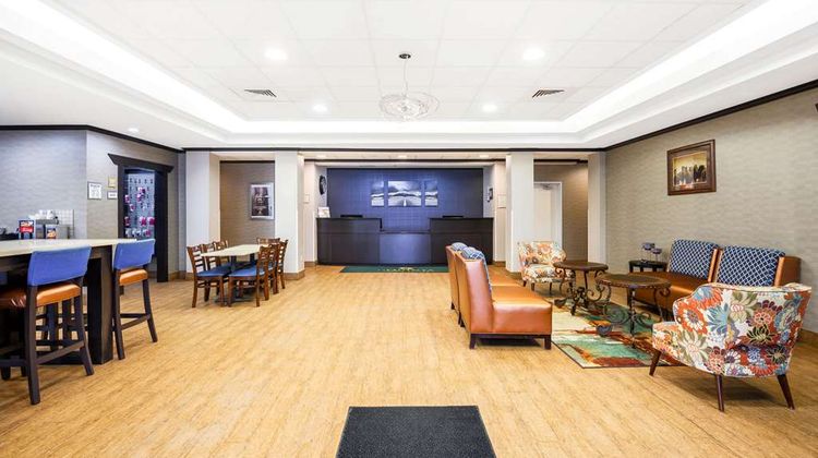 La Quinta Inn & Suites Glendive Lobby