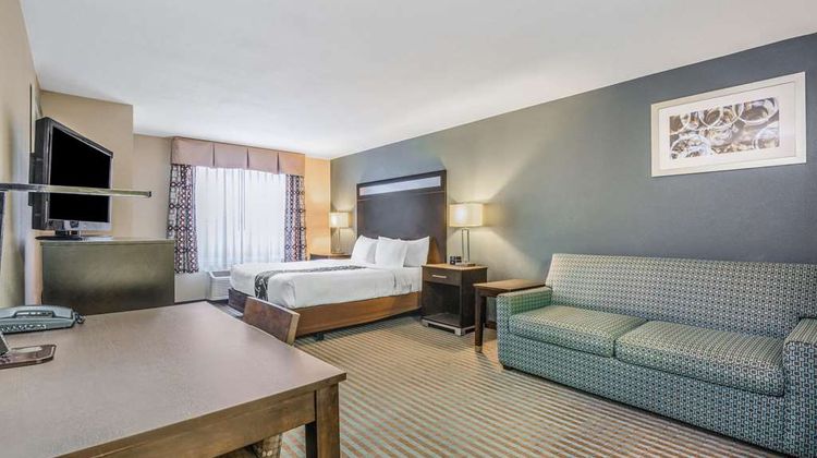 La Quinta Inn & Suites Glendive Suite