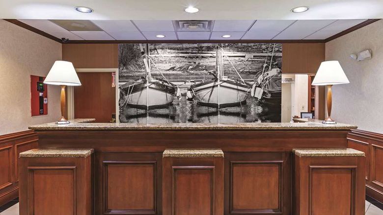 <b>La Quinta Inn & Suites N Padre Isl Lobby</b>. Images powered by <a href="https://iceportal.shijigroup.com/" title="IcePortal" target="_blank">IcePortal</a>.