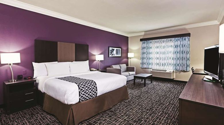 <b>La Quinta Inn & Suites N Padre Isl Room</b>. Images powered by <a href="https://iceportal.shijigroup.com/" title="IcePortal" target="_blank">IcePortal</a>.