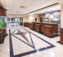 La Quinta Inn & Suites N Padre Isl Lobby