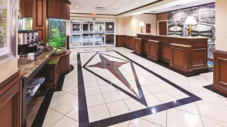 <b>La Quinta Inn & Suites N Padre Isl Lobby</b>. Images powered by <a href="https://iceportal.shijigroup.com/" title="IcePortal" target="_blank">IcePortal</a>.