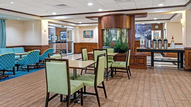 La Quinta Inn & Suites N Padre Isl Lobby